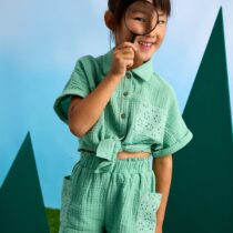 conjunto-pantalon-corto-perforado-y-blusa-nina-menta-XL-1 (1)